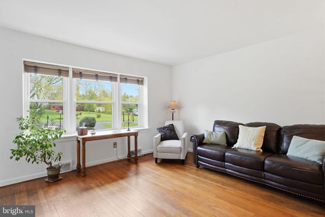 15 CLEARVIEW AVE, Chalfont, PA 18914