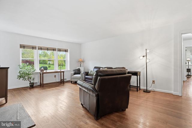 15 CLEARVIEW AVE, Chalfont, PA 18914