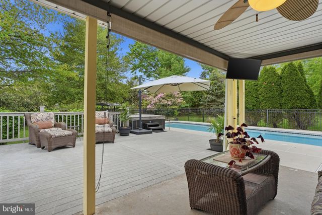 15 CLEARVIEW AVE, Chalfont, PA 18914