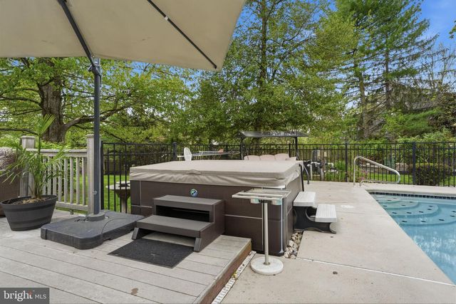 15 CLEARVIEW AVE, Chalfont, PA 18914