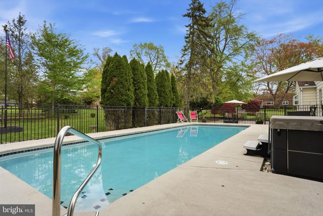 15 CLEARVIEW AVE, Chalfont, PA 18914