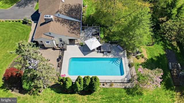 15 CLEARVIEW AVE, Chalfont, PA 18914