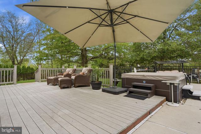 15 CLEARVIEW AVE, Chalfont, PA 18914