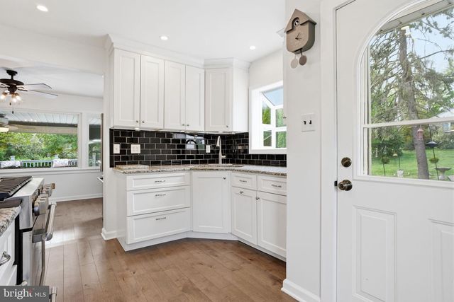 15 CLEARVIEW AVE, Chalfont, PA 18914