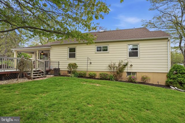 15 CLEARVIEW AVE, Chalfont, PA 18914