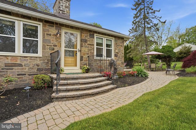 15 CLEARVIEW AVE, Chalfont, PA 18914