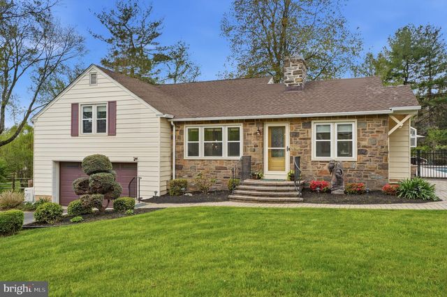 15 CLEARVIEW AVE, Chalfont, PA 18914