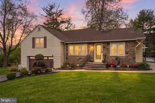 15 CLEARVIEW AVE, Chalfont, PA 18914