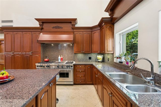 6600 SW 111th Street, Pinecrest, FL 33156