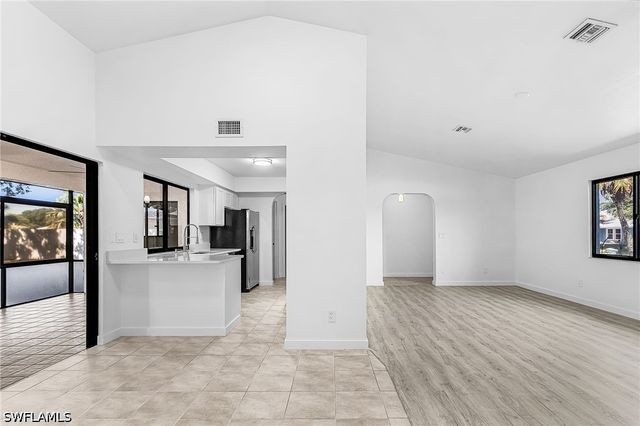 2220 SE 8th TER, Cape Coral, FL 33990