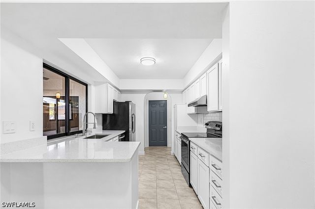 2220 SE 8th TER, Cape Coral, FL 33990