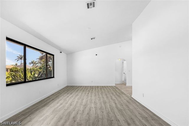 2220 SE 8th TER, Cape Coral, FL 33990