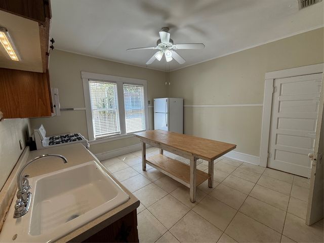 935 Elmwood Street, Shreveport, LA 71104