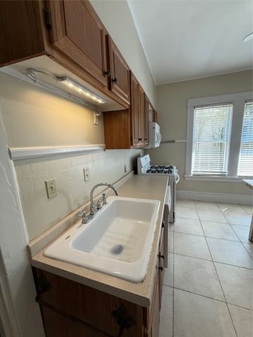 935 Elmwood Street, Shreveport, LA 71104