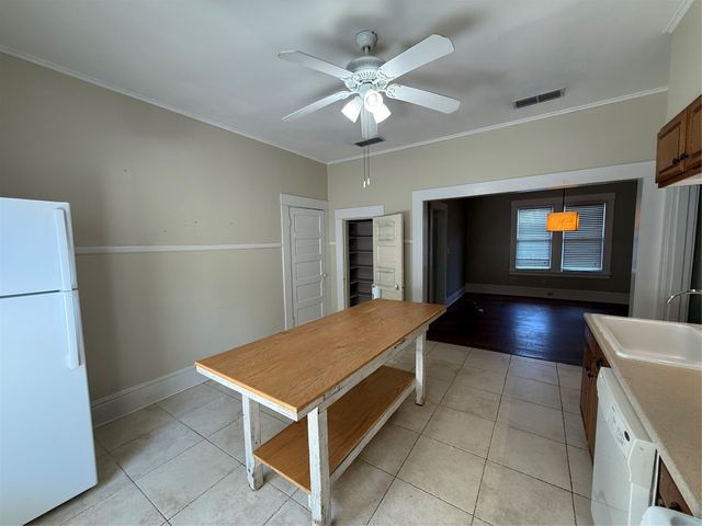 935 Elmwood Street, Shreveport, LA 71104