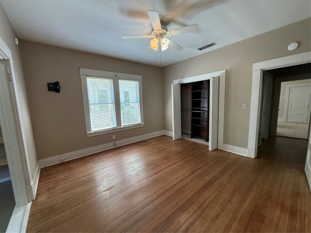 935 Elmwood Street, Shreveport, LA 71104