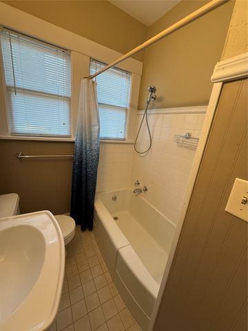 935 Elmwood Street, Shreveport, LA 71104