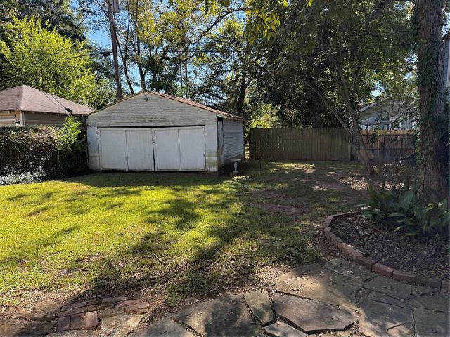 935 Elmwood Street, Shreveport, LA 71104