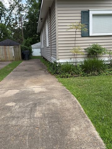 935 Elmwood Street, Shreveport, LA 71104