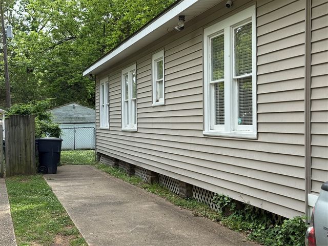 935 Elmwood Street, Shreveport, LA 71104