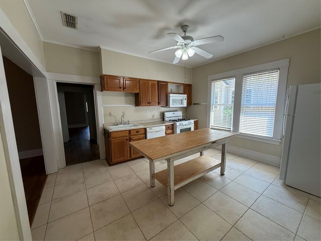 935 Elmwood Street, Shreveport, LA 71104