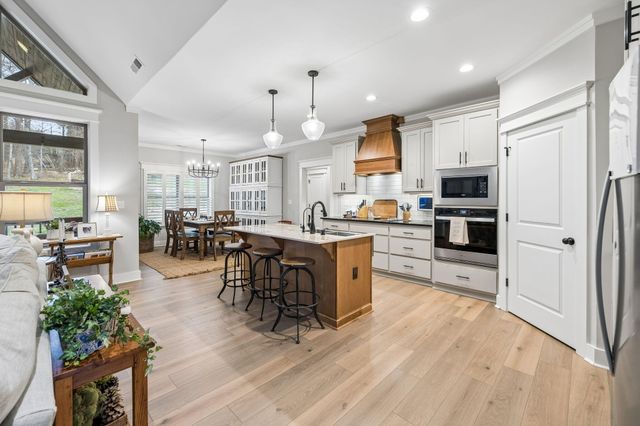 715 Walden View Road, Signal Mountain, TN 37377