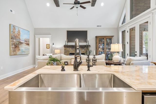 715 Walden View Road, Signal Mountain, TN 37377