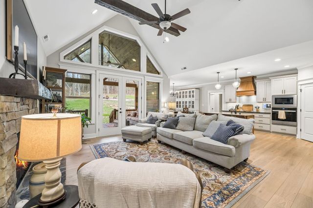 715 Walden View Road, Signal Mountain, TN 37377