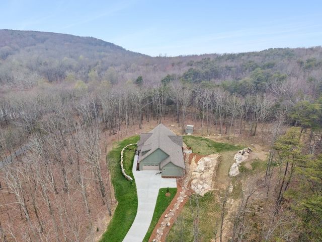 715 Walden View Road, Signal Mountain, TN 37377