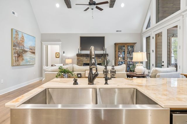 715 Walden View Road, Signal Mountain, TN 37377