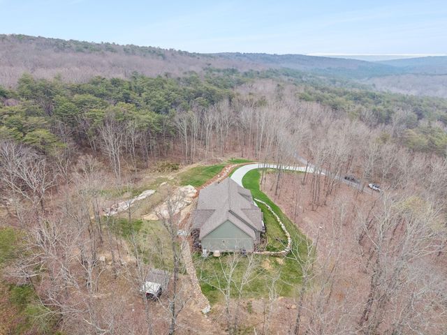 715 Walden View Road, Signal Mountain, TN 37377