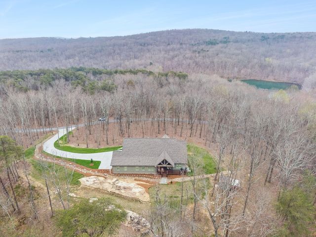 715 Walden View Road, Signal Mountain, TN 37377