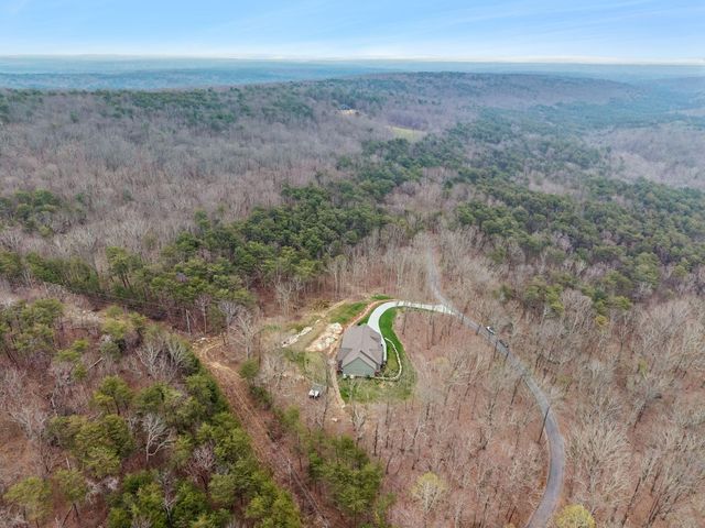 715 Walden View Road, Signal Mountain, TN 37377