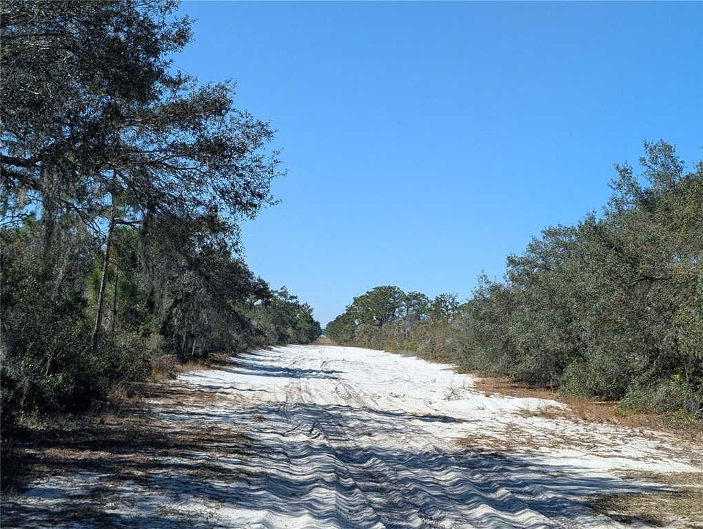 Image 2 of property listing at 6 HIBISCUS DRIVE, Indian Lake Estates, FL 33855