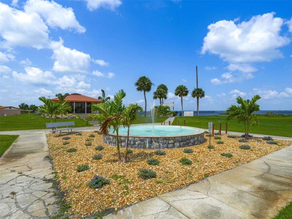 Image 38 of property listing at 6 HIBISCUS DRIVE, Indian Lake Estates, FL 33855