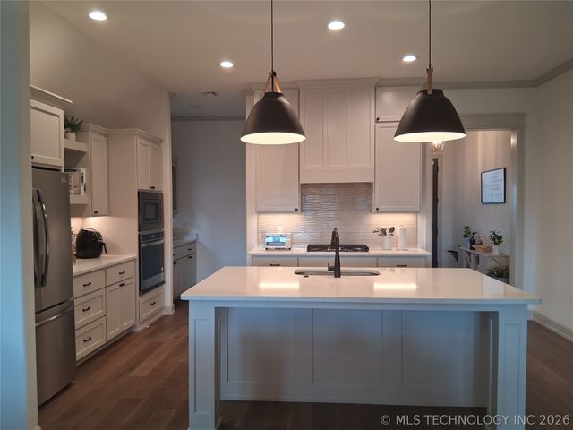 2057 E 130th Street S, Jenks, OK 74037