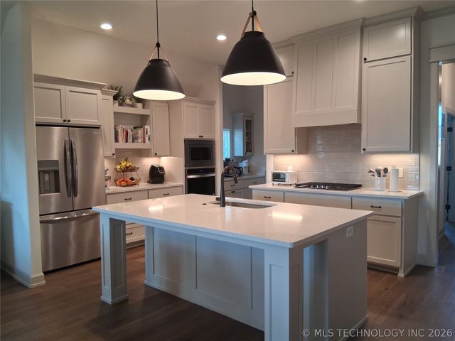 2057 E 130th Street S, Jenks, OK 74037