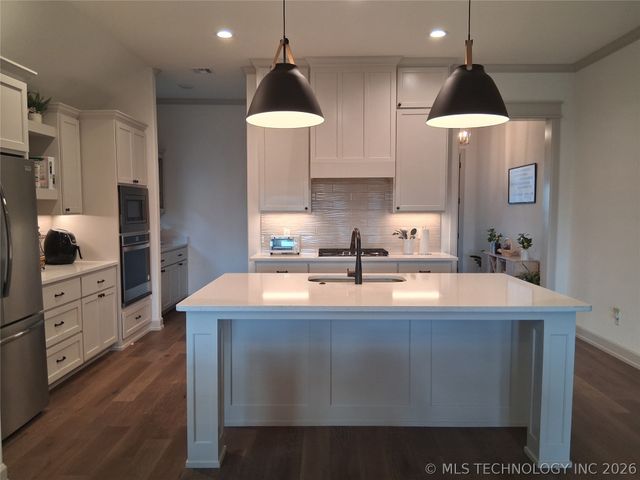 2057 E 130th Street S, Jenks, OK 74037
