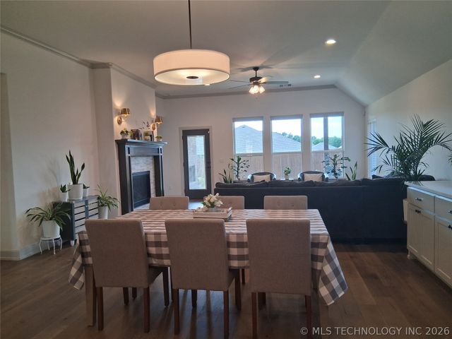 2057 E 130th Street S, Jenks, OK 74037