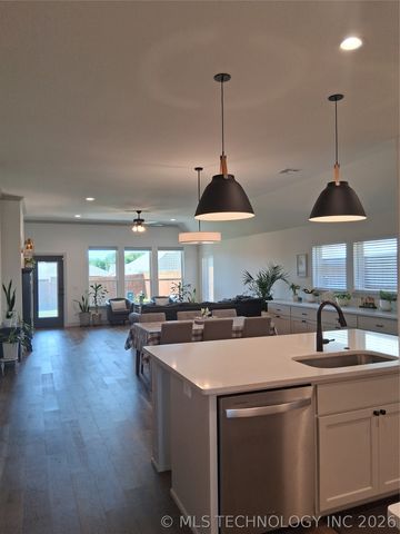 2057 E 130th Street S, Jenks, OK 74037
