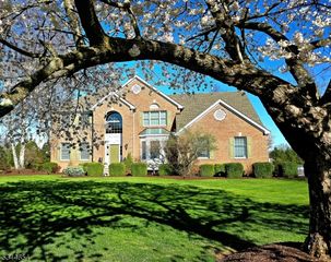 7 Terrill Dr, Tewksbury Twp., NJ 07830