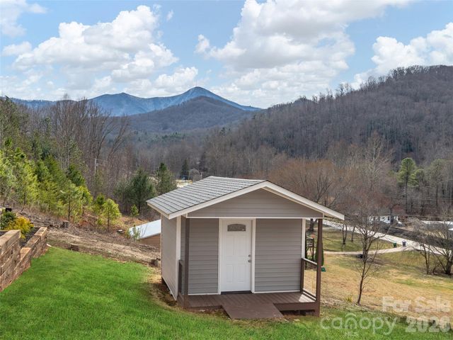 22 Honey Locust Lane, Candler, NC 28715