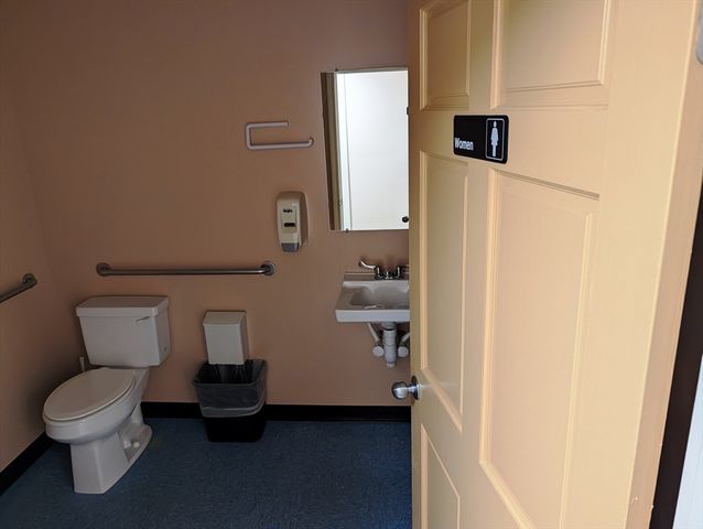 25 S Maple St, Manchester, NH 03103