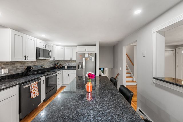95 Baldwin Rd, Billerica, MA 01821