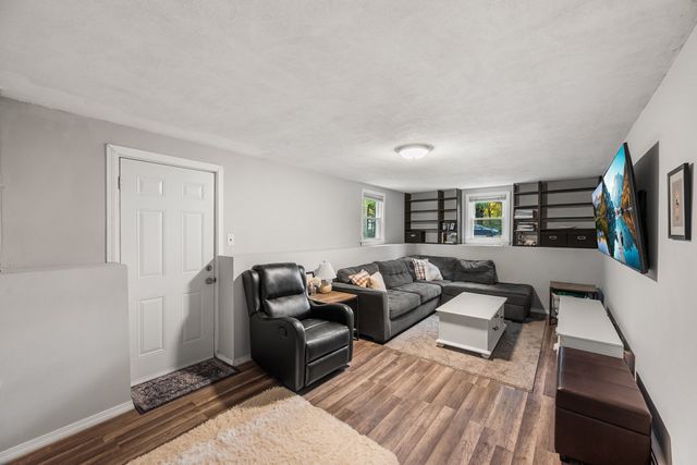 95 Baldwin Rd, Billerica, MA 01821