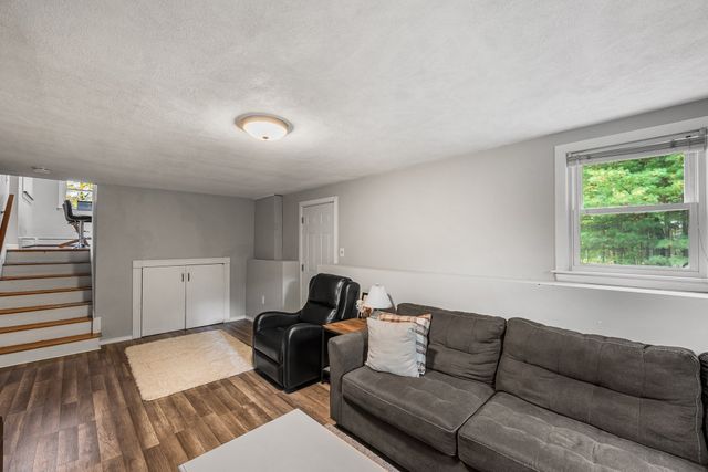 95 Baldwin Rd, Billerica, MA 01821