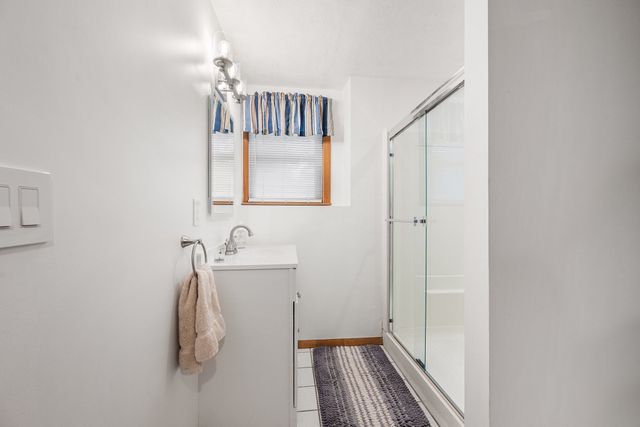 95 Baldwin Rd, Billerica, MA 01821