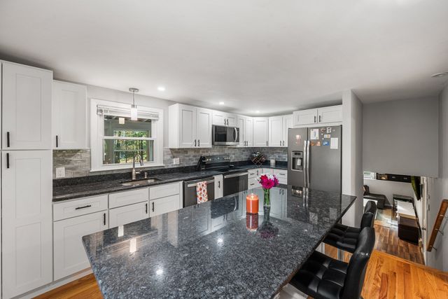 95 Baldwin Rd, Billerica, MA 01821
