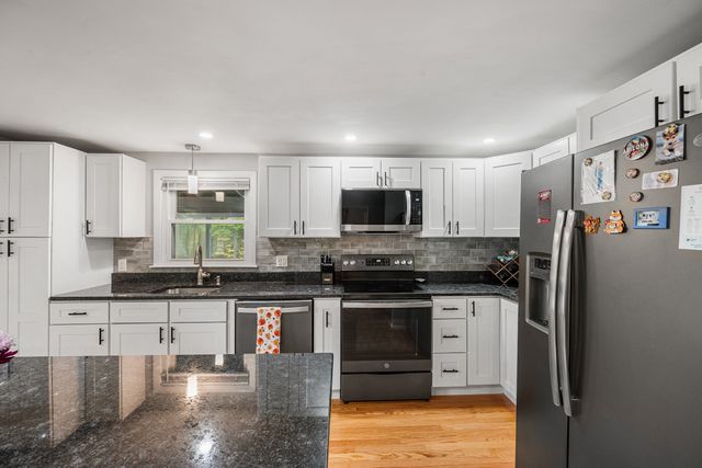 95 Baldwin Rd, Billerica, MA 01821