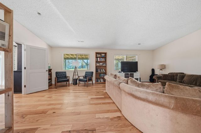 6725 Park Ridge Drive, Anderson, CA 96007